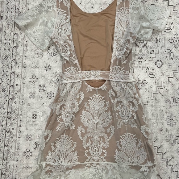 For Love and Lemons Women- Sheer Laced Floral Dress Lined- Small - Picture 2 of 7